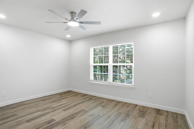 300 Lamesa Court, Irving, TX 75063