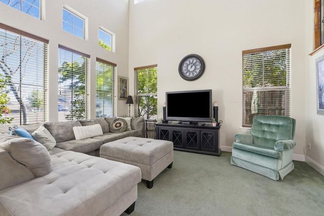 325 Carpenter Hill Rd, Folsom, CA 95630