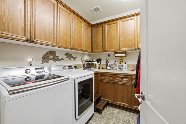 325 Carpenter Hill Rd, Folsom, CA 95630