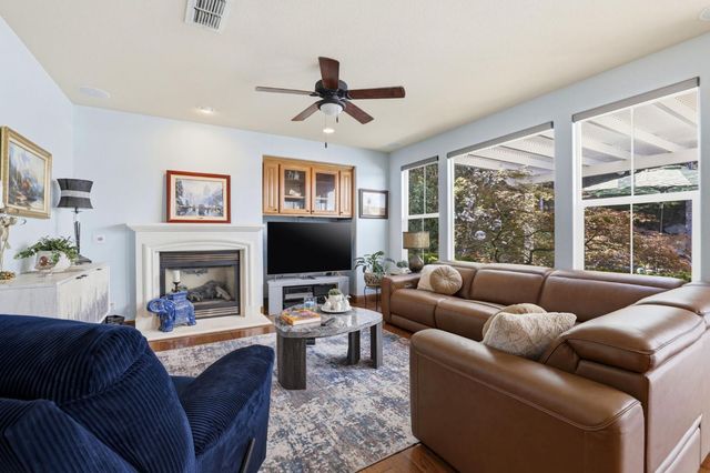 325 Carpenter Hill Rd, Folsom, CA 95630