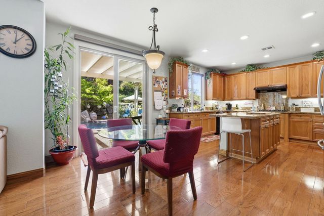 325 Carpenter Hill Rd, Folsom, CA 95630