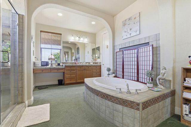 325 Carpenter Hill Rd, Folsom, CA 95630