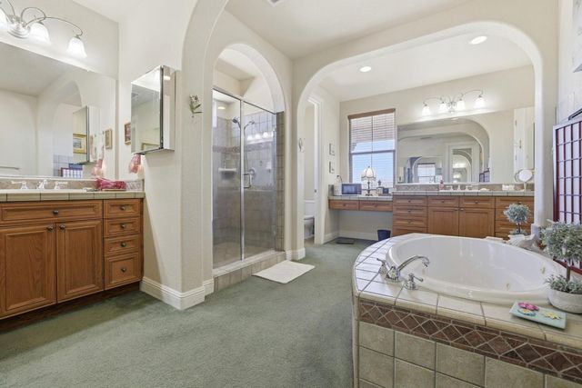 325 Carpenter Hill Rd, Folsom, CA 95630