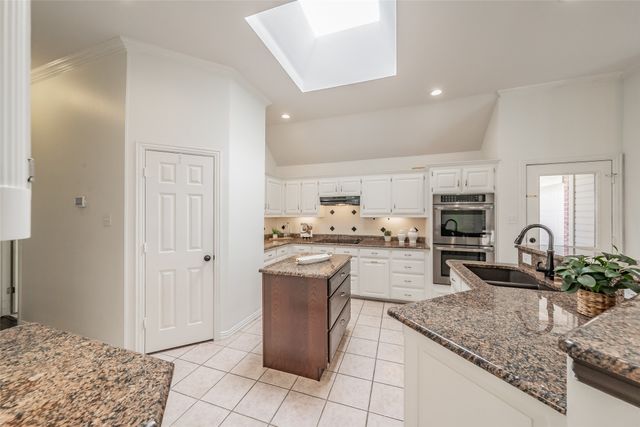 3108 Creekwood Court, Bedford, TX 76021