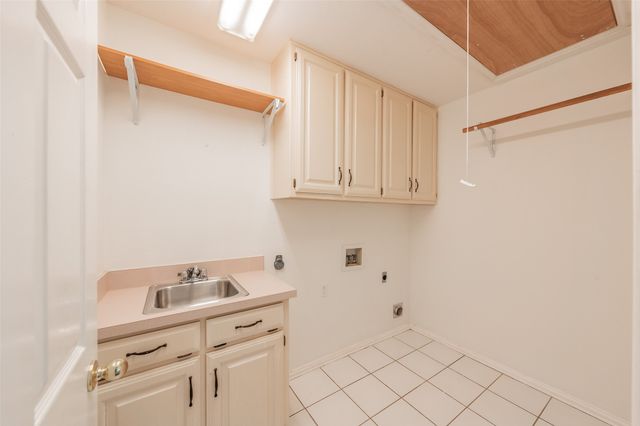 3108 Creekwood Court, Bedford, TX 76021