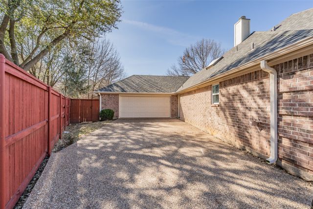 3108 Creekwood Court, Bedford, TX 76021