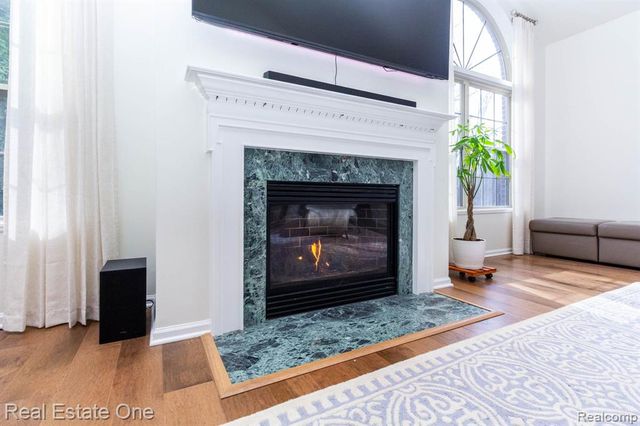 3585 Winding Brook Circle 89, Rochester Hills, MI 48309