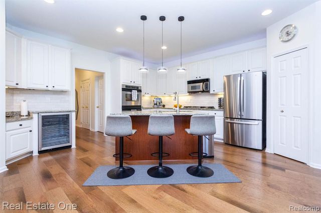 3585 Winding Brook Circle 89, Rochester Hills, MI 48309