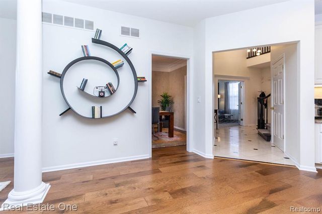 3585 Winding Brook Circle 89, Rochester Hills, MI 48309