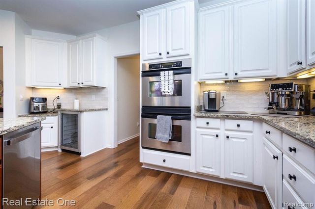 3585 Winding Brook Circle 89, Rochester Hills, MI 48309