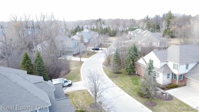 3585 Winding Brook Circle 89, Rochester Hills, MI 48309
