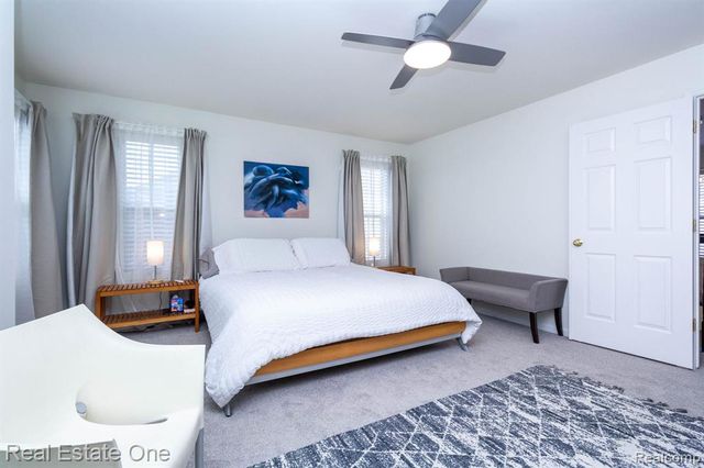 3585 Winding Brook Circle 89, Rochester Hills, MI 48309