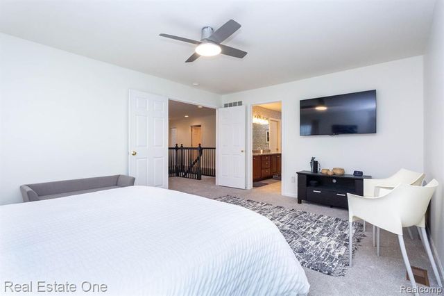 3585 Winding Brook Circle 89, Rochester Hills, MI 48309