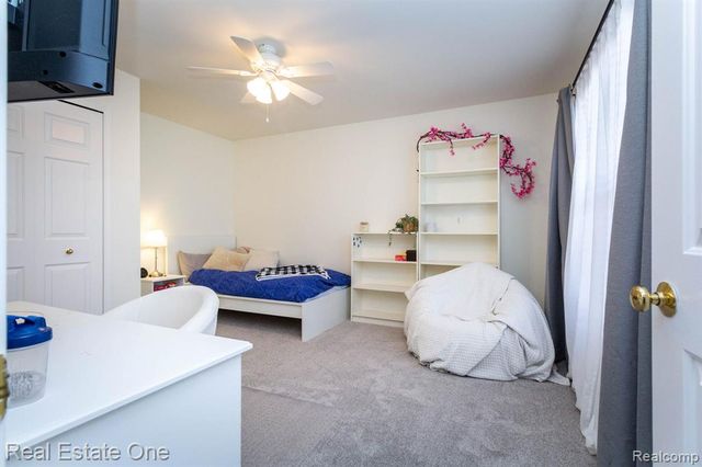 3585 Winding Brook Circle 89, Rochester Hills, MI 48309