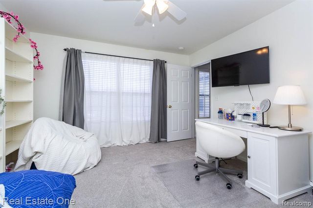 3585 Winding Brook Circle 89, Rochester Hills, MI 48309