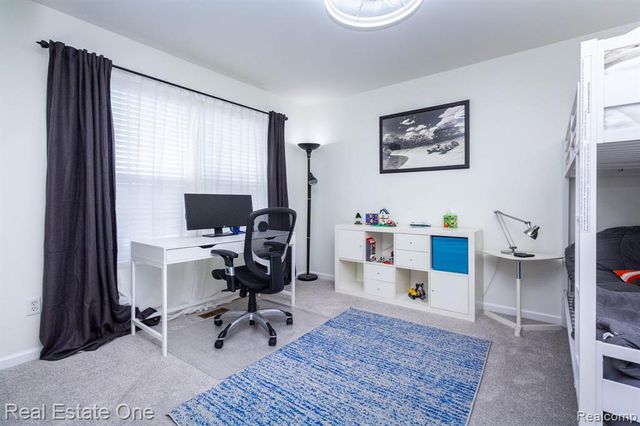 3585 Winding Brook Circle 89, Rochester Hills, MI 48309