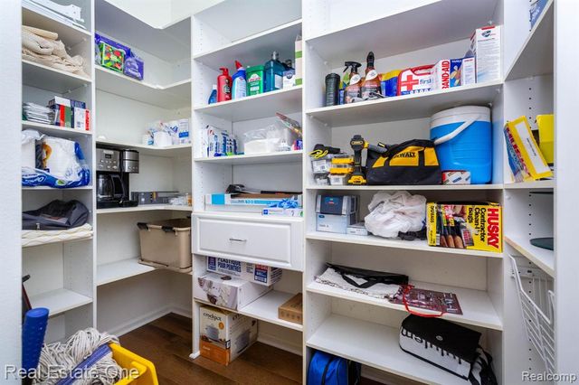 3585 Winding Brook Circle 89, Rochester Hills, MI 48309