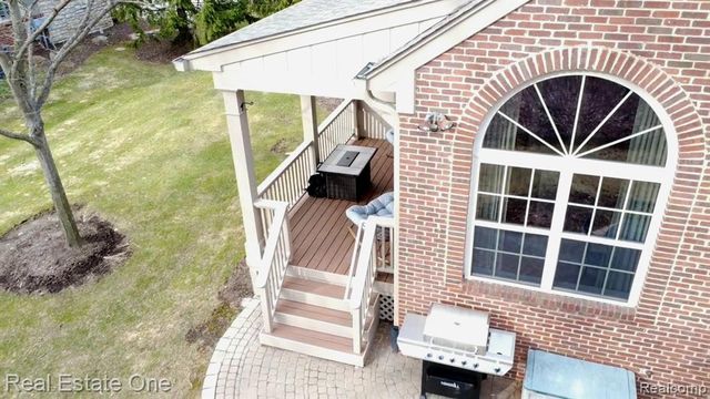 3585 Winding Brook Circle 89, Rochester Hills, MI 48309