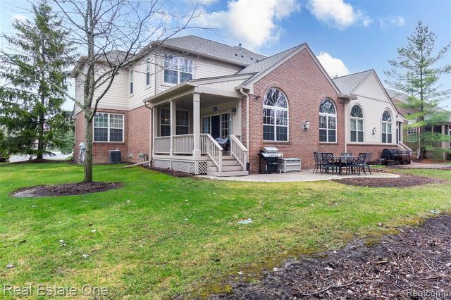 3585 Winding Brook Circle 89, Rochester Hills, MI 48309