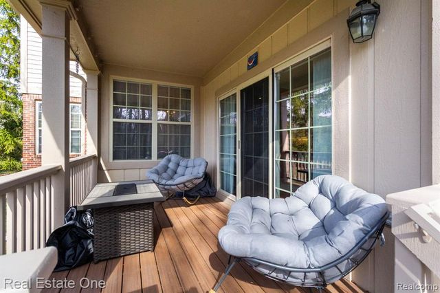 3585 Winding Brook Circle 89, Rochester Hills, MI 48309