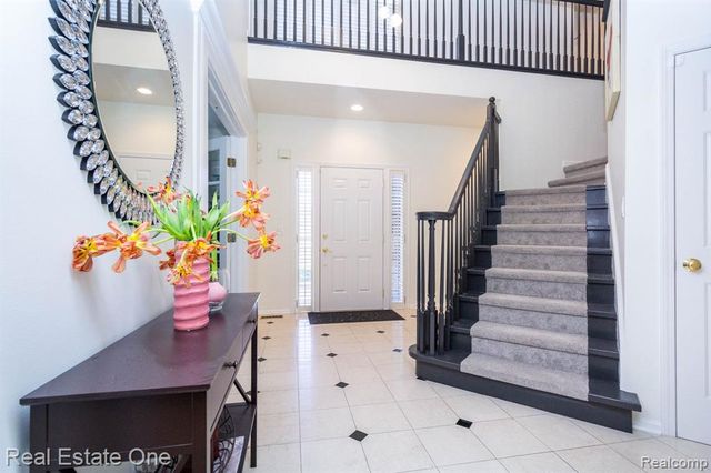 3585 Winding Brook Circle 89, Rochester Hills, MI 48309