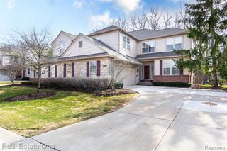 3585 Winding Brook Circle 89, Rochester Hills, MI 48309