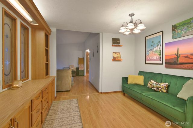 12611 NE 197th Street, Bothell, WA 98011