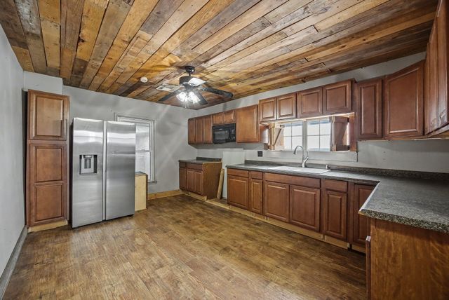 1729 Pinhook Road, Mount Olivet, KY 41064