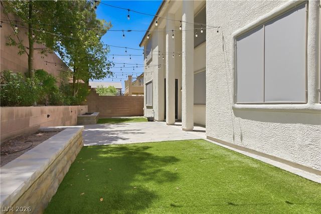 354 Shimmering Moon Street, Henderson, NV 89015