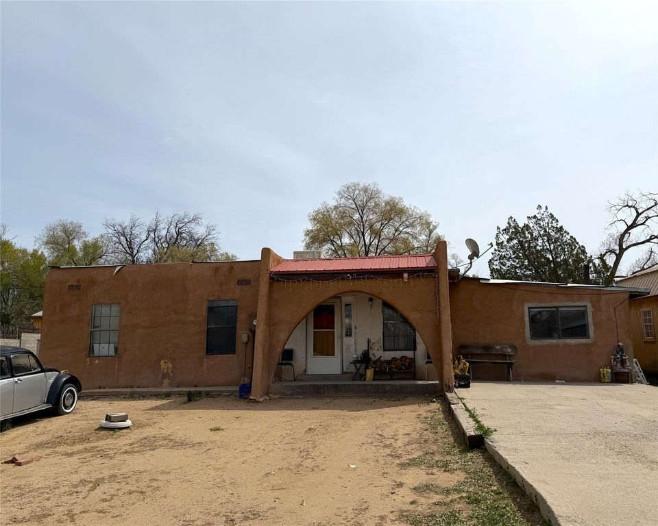 2 Platt Court, Espanola, NM 87532
