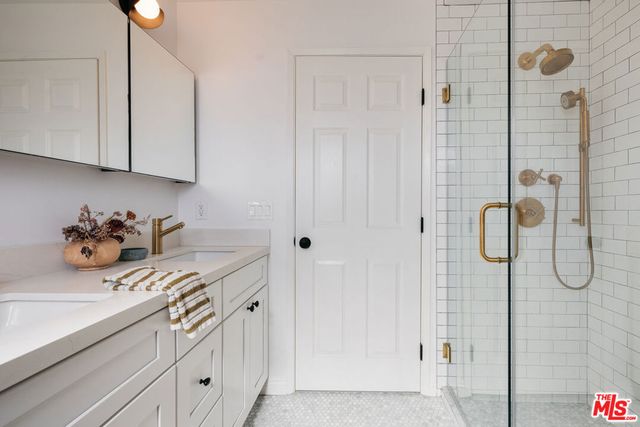 1916 W 94th Street, Los Angeles, CA 90047