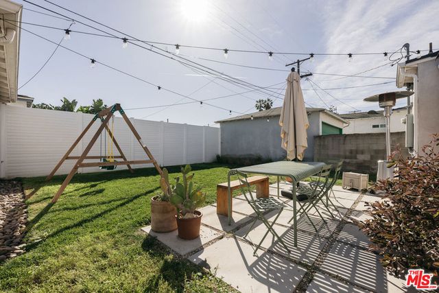 1916 W 94th Street, Los Angeles, CA 90047