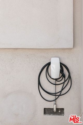 1916 W 94th Street, Los Angeles, CA 90047