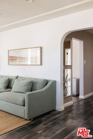 1916 W 94th Street, Los Angeles, CA 90047