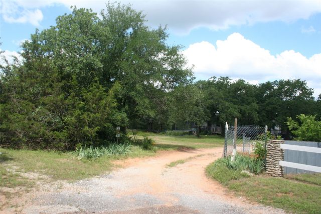 215 Buzbee Road, Palo Pinto, TX 76484