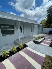 783 NW 98th St, Miami, FL 33150
