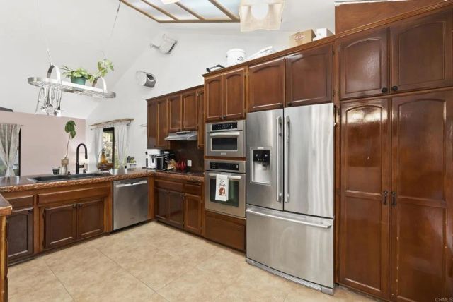 111 La Cresta Trl, El Cajon, CA 92019