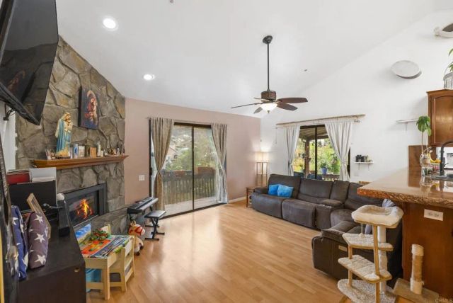 111 La Cresta Trl, El Cajon, CA 92019