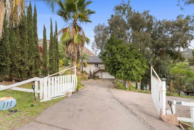 111 La Cresta Trl, El Cajon, CA 92019