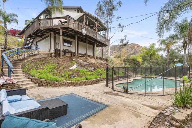 111 La Cresta Trl, El Cajon, CA 92019