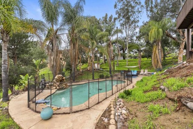 111 La Cresta Trl, El Cajon, CA 92019