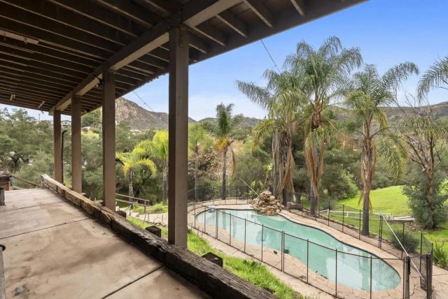 111 La Cresta Trl, El Cajon, CA 92019