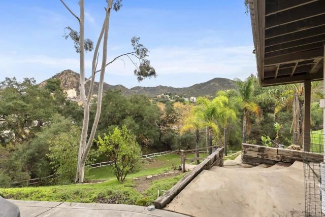 111 La Cresta Trl, El Cajon, CA 92019