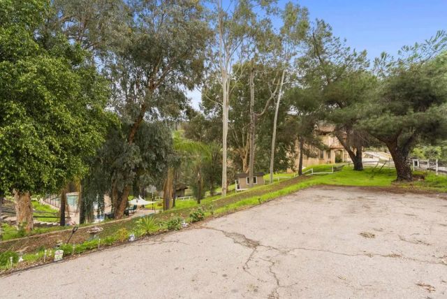 111 La Cresta Trl, El Cajon, CA 92019