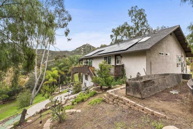 111 La Cresta Trl, El Cajon, CA 92019