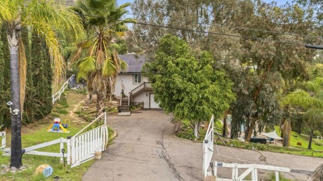 111 La Cresta Trl, El Cajon, CA 92019