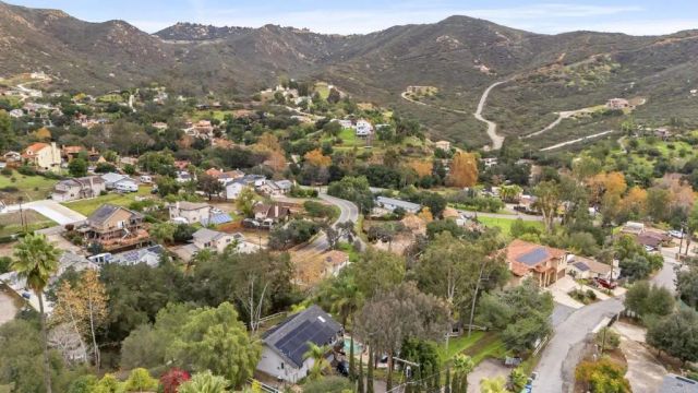 111 La Cresta Trl, El Cajon, CA 92019