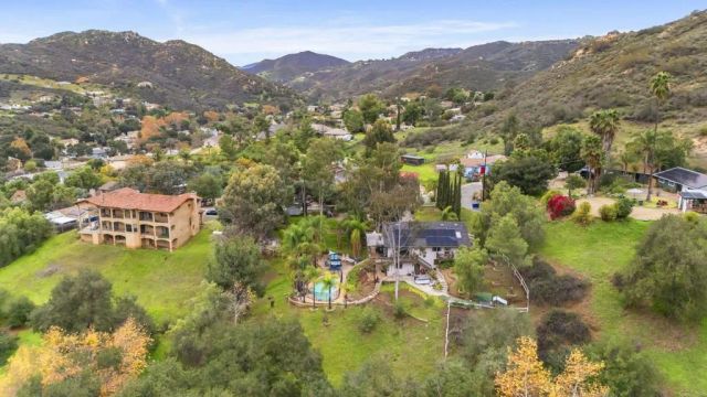 111 La Cresta Trl, El Cajon, CA 92019