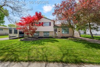 327 Tecumseh Street, Clawson, MI 48017