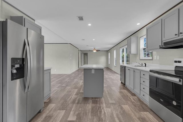 659 ALPINE STREET, Mascotte, FL 34753